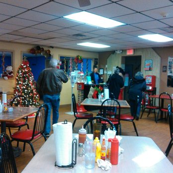 Brenda’s Kitchen - Dining room - New American Near Me - Henderson, Tennessee Brenda’s Kitchen - Dining room - New American Near Me - Henderson, Tennessee