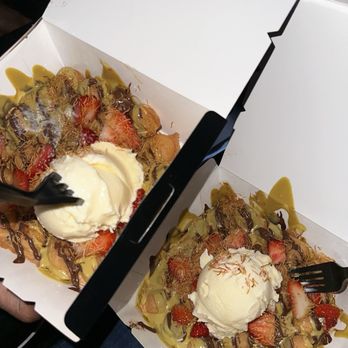 Gordo’s Bubble Waffles - Dubai waffle with strawberries - Desserts Near Me - Milwaukee, Wisconsin Gordo’s Bubble Waffles - Dubai waffle with strawberries - Desserts Near Me - Milwaukee, Wisconsin