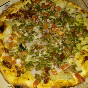 MOD Pizza - Dominic w/ garlic, bacon and pesto - Pizza Near Me - Sacramento, California MOD Pizza - Dominic w/ garlic, bacon and pesto - Pizza Near Me - Sacramento, California