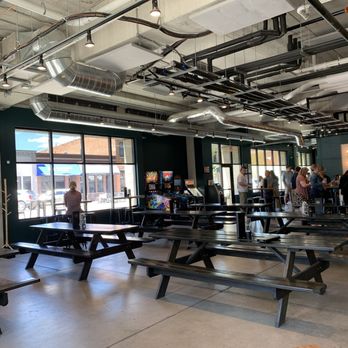 Mana Brewing - Seating area - Brewpubs Near Me - Shakopee, Minnesota