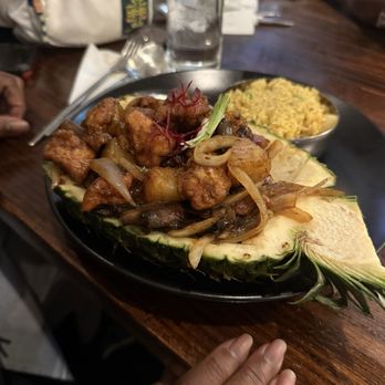 26 Thai Kitchen & Bar - Midtown - Pineapple boat with chicken - Thai Near Me - Atlanta, Georgia