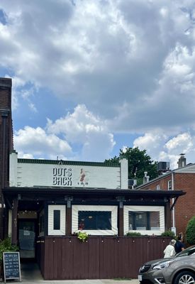 Dots Back Inn by null