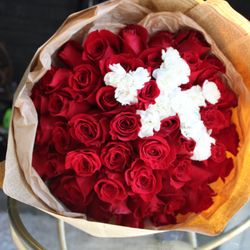 The Gurl Who Make Flowers - 50 Rose Bouquet