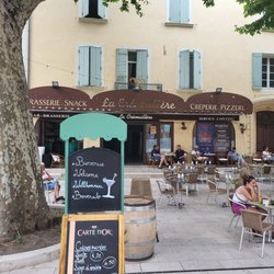 La Crémaillère - Outside seating