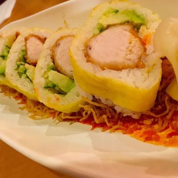 Sushi Sen - Tuna karaage roll - Sushi Bars Near Me - Squamish, British Columbia