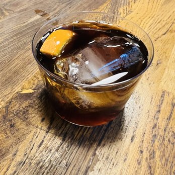 Mercat Central de València - Vermouth at Benvolgut - Farmers Market Near Me - València, V Mercat Central de València - Vermouth at Benvolgut - Farmers Market Near Me - València, V