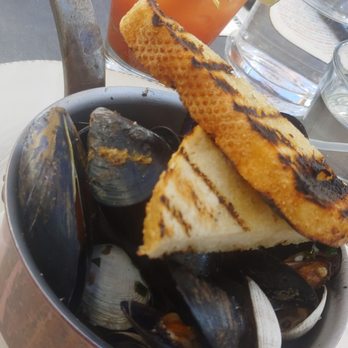 Bluewater Grill - Steamed shellfish - Seafood Near Me - Santa Barbara, California Bluewater Grill - Steamed shellfish - Seafood Near Me - Santa Barbara, California