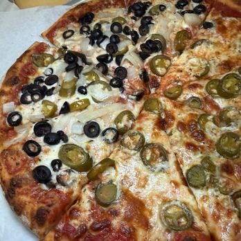 Garibaldi's Italian Eatery - Veggie pizza - Pizza Near Me - Arlington Heights, Illinois