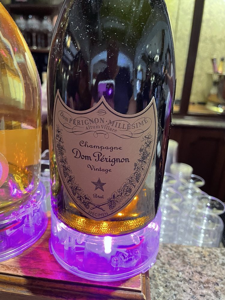 La Maison Du Vin - vineyard in Bay Lake, FL