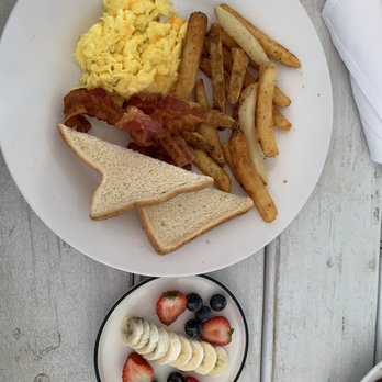 Venice Restaurant - Eggs, bacon, toast and fries - Pizza Near Me - Hollywood, Florida Venice Restaurant - Eggs, bacon, toast and fries - Pizza Near Me - Hollywood, Florida