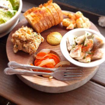 Taylor Shellfish Farms - Fish selection - Seafood Markets Near Me - Bow, Washington Taylor Shellfish Farms - Fish selection - Seafood Markets Near Me - Bow, Washington