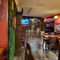 Gitto's Pizza - Inside eating area.
