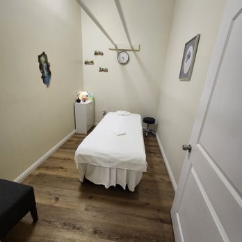 Bloom Massage - Massage Near Me - Los Angeles, California Bloom Massage - Massage Near Me - Los Angeles, California