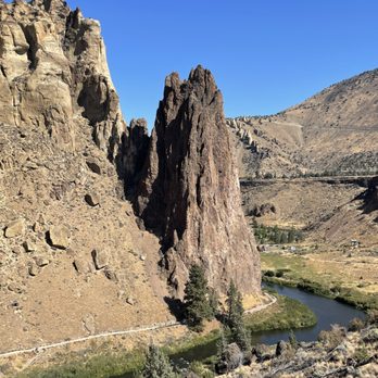 Smith Rock State Park - So pretty and unique - Parks Near Me - Terrebonne, Oregon