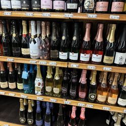 Richard's Liquors & Fine Wines