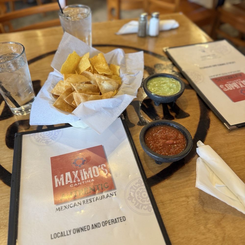 Maximo's Cantina - Chips and salsa - Mexican Near Me - Elkhorn, Nebraska Maximo's Cantina - Chips and salsa - Mexican Near Me - Elkhorn, Nebraska