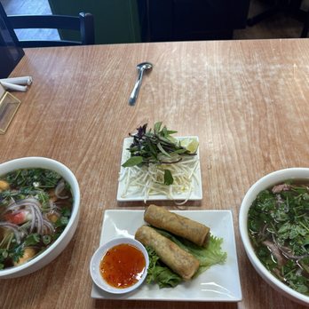 Pho J - Egg rolls, seafood phõ, and Rare Steak and Brisket - Vietnamese Near Me - Auburn, Washington Pho J - Egg rolls, seafood phõ, and Rare Steak and Brisket - Vietnamese Near Me - Auburn, Washington