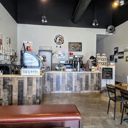 La Mancha Coffee and Tea - Front Counter at La Mancha