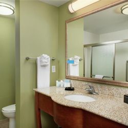 Guest room bath