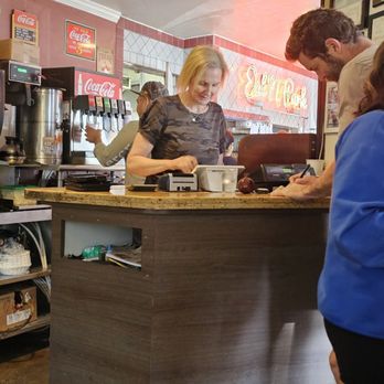 Eat'n Park Restaurant - Owner shes so sweet - American Near Me - Burbank, California