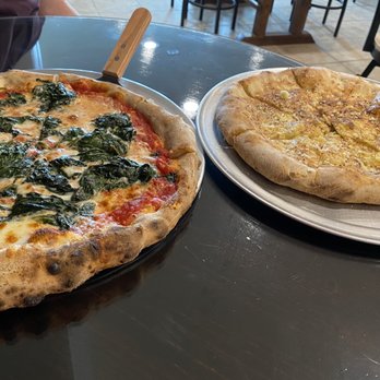 La Casa Bianca - Florentine pizza and the focaccia - Pizza Near Me - Mary Esther, Florida La Casa Bianca - Florentine pizza and the focaccia - Pizza Near Me - Mary Esther, Florida