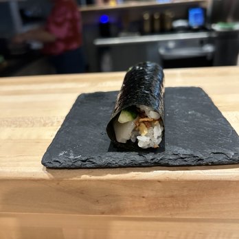 Handies Douzo - Hotate Hand Roll - Sushi Bars Near Me - Houston, Texas