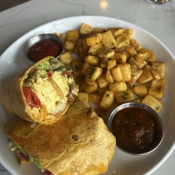Bull And Bowl - Breakfast burrito - American Near Me - Austin, Texas