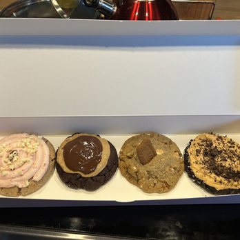 Crumbl - Burlington - Bakeries Near Me - Burlington, Washington