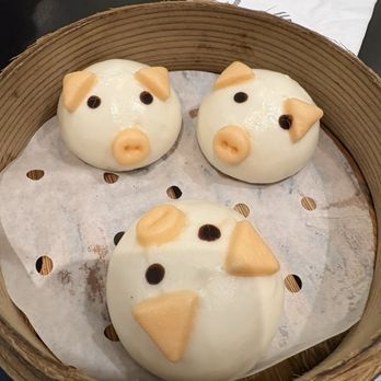 Highland Noodles - Pig egg custard bun - Noodles Near Me - Roseville, California Highland Noodles - Pig egg custard bun - Noodles Near Me - Roseville, California