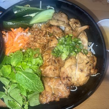 Joe’s Pho - B3 chicken vermicelli bowl - Vietnamese Near Me - Dublin, California Joe’s Pho - B3 chicken vermicelli bowl - Vietnamese Near Me - Dublin, California