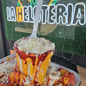 La Heloteria - La variedad de elote entero, en vaso, chips con elote y sus volcanes con carne son asombrosos! Un sabor muy único - Mexican Near Me - Houston, Texas La Heloteria - La variedad de elote entero, en vaso, chips con elote y sus volcanes con carne son asombrosos! Un sabor muy único - Mexican Near Me - Houston, Texas