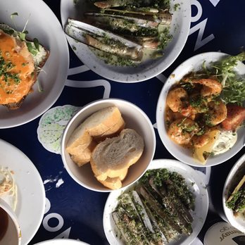 Mer du Nord - Razor clams, crab cake, tomato fish soup, shrimp scampi - Seafood Near Me - Brussels, BRU Mer du Nord - Razor clams, crab cake, tomato fish soup, shrimp scampi - Seafood Near Me - Brussels, BRU