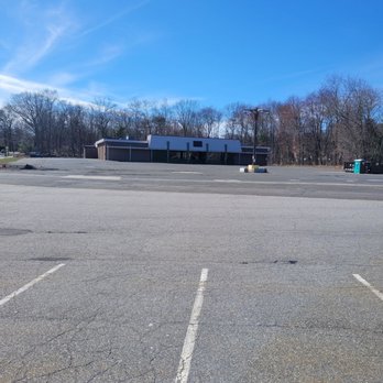 Canton Village - Empty building - Shopping Centers Near Me - Canton, Connecticut
