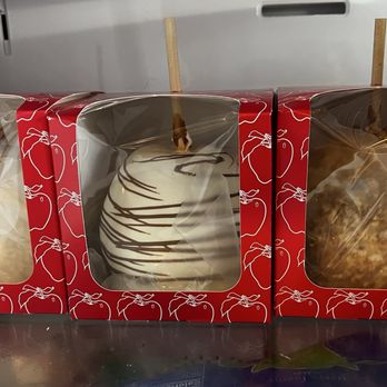 The Chocolate Crocodile - Just three of their many caramel apple offerings - Chocolatiers & Shops Near Me - Huntsville, Alabama The Chocolate Crocodile - Just three of their many caramel apple offerings - Chocolatiers & Shops Near Me - Huntsville, Alabama
