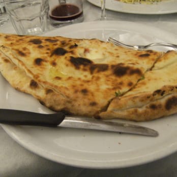 Il Bacio - calzone - Italian Near Me - Perugia, PG
