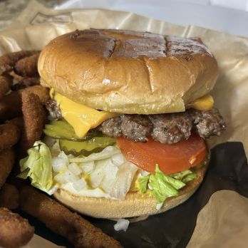 Tradinghouse Bar & Grill - Bars Near Me - Axtell, Texas Tradinghouse Bar & Grill - Bars Near Me - Axtell, Texas