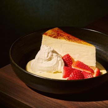 Earls Kitchen + Bar - Canadian (New) Near Me - Calgary, Alberta Earls Kitchen + Bar - Canadian (New) Near Me - Calgary, Alberta