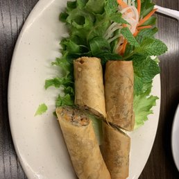 Egg rolls with one lettuce