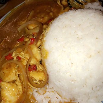 Banana Leaf - Curry Chicken w/ Rice - Malaysian Near Me - Philadelphia, Pennsylvania Banana Leaf - Curry Chicken w/ Rice - Malaysian Near Me - Philadelphia, Pennsylvania
