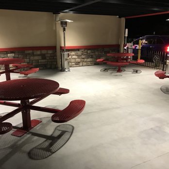 Bruster's Real Ice Cream - Outdoor seating. - Ice Cream & Frozen Yogurt Near Me - Glendale, Arizona