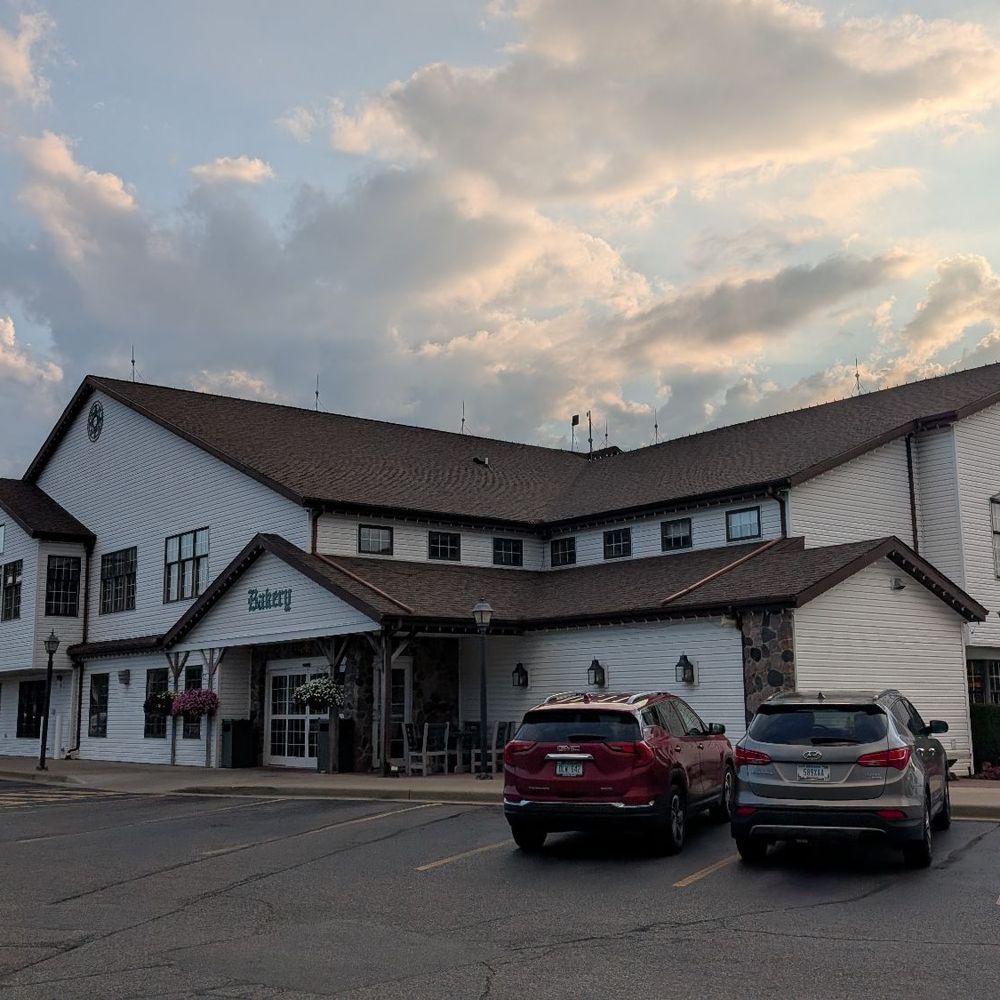 Das Dutchman Essenhaus - Bakeries Near Me - Middlebury, Indiana