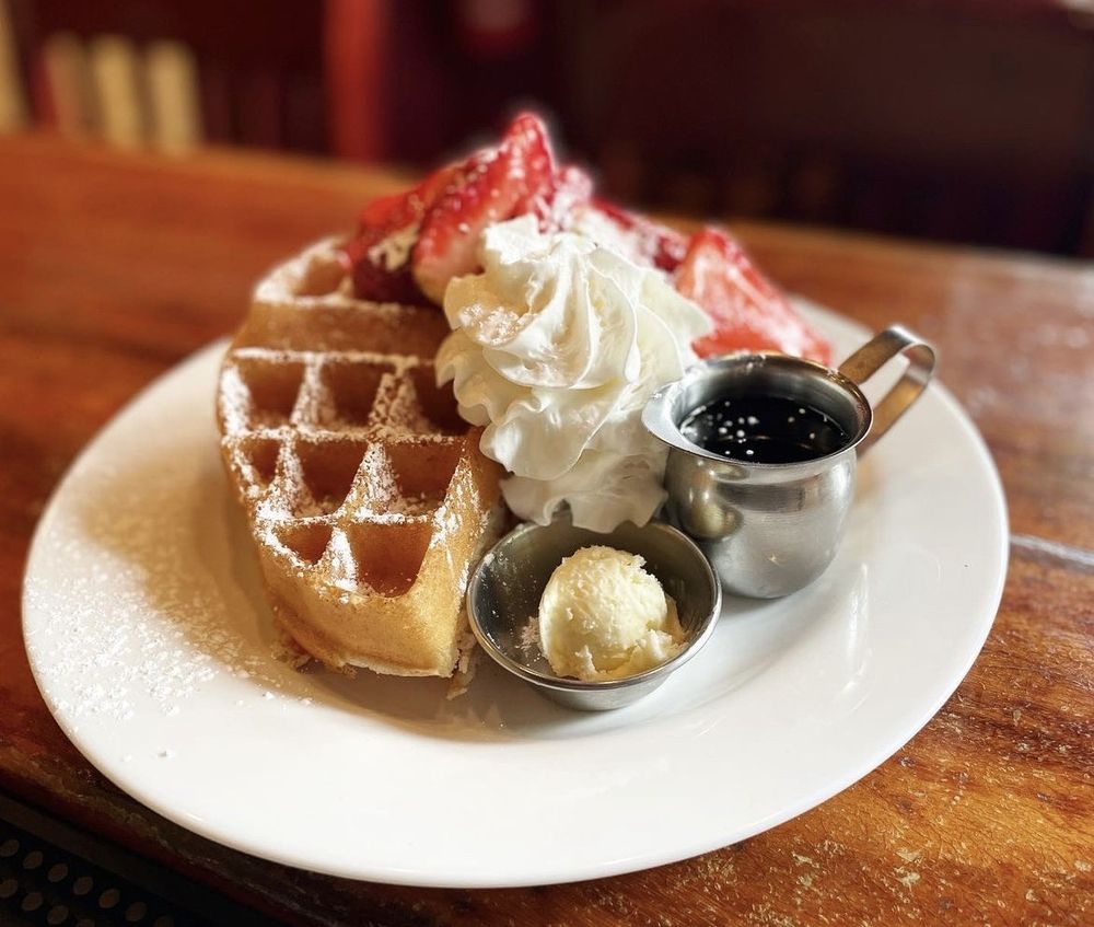 LEAKY ROOF - Updated January 2026 - 237 Photos & 348 Reviews - 1538 SW