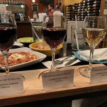Rendezvous - Wine flight - Cocktail Bars Near Me - O'fallon, Missouri
