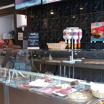 De Pistolei - Sandwich counter at De Pistolei - Sandwiches Near Me - Brussels, BRU