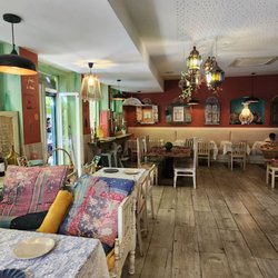House of Wonders - Inside dining