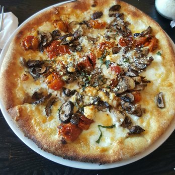 Cosimo's Poughkeepsie - Formaggi e Funghi - amazing pizza - Italian Near Me - Poughkeepsie, New York Cosimo's Poughkeepsie - Formaggi e Funghi - amazing pizza - Italian Near Me - Poughkeepsie, New York