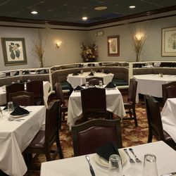 Perdino's of Grosse Ile - Perdini's dinning room