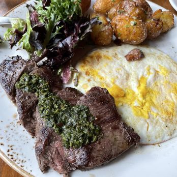 676 Restaurant & Bar - Steak and potatoes - New American Near Me - Chicago, Illinois