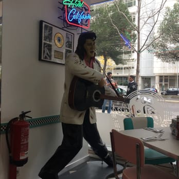 The Fifties - inside - Burgers Near Me - Lisbon, 11