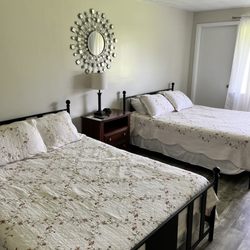 Speakeasy Saloon & Resort - Hotel